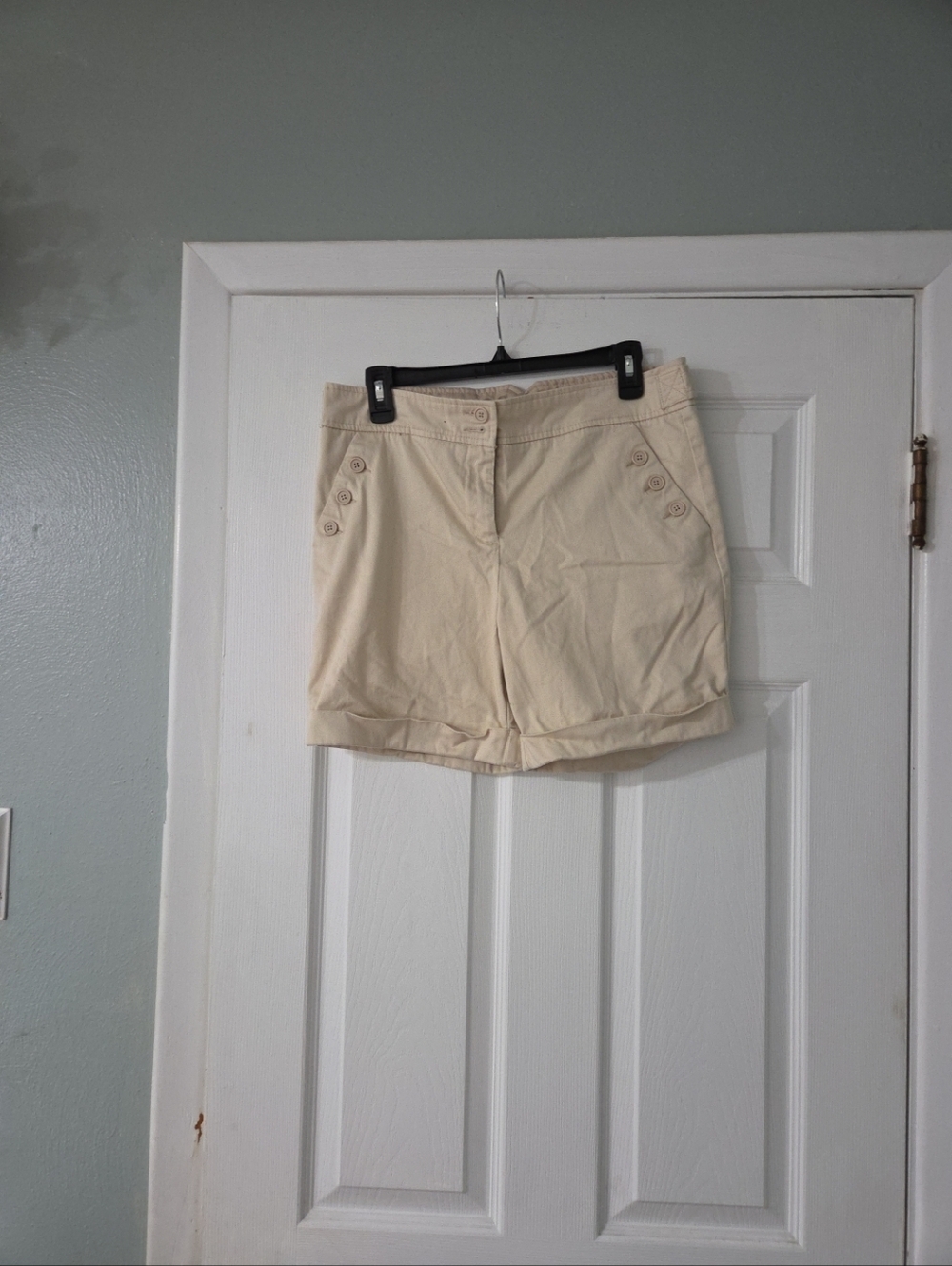 Womens Sag Harbor beige cuffed shorts. 8